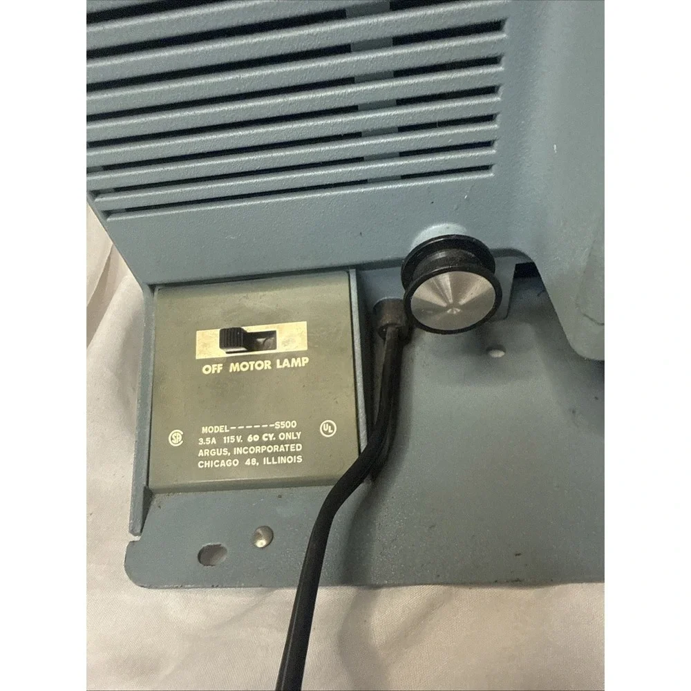 Argus Vintage Showmaster 500 Az 8mm Portable Movie Projector Antique Powers On